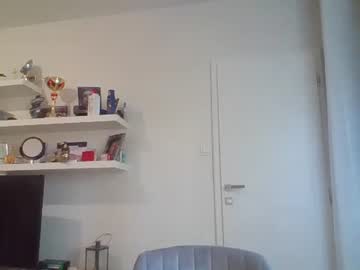Renigendur Chaturbate stream image from July 01, 2025