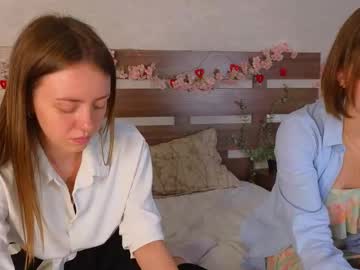 Nelliewaters Chaturbate stream image from July 01, 2025