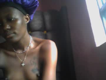 Petitee_Ebony Chaturbate stream image from July 01, 2025