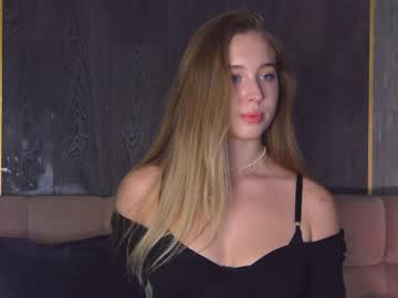 Loraineluff Chaturbate stream image from July 01, 2025