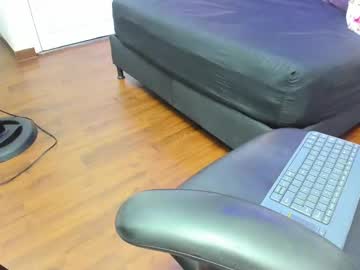 Panelita04 Chaturbate stream image from July 01, 2025