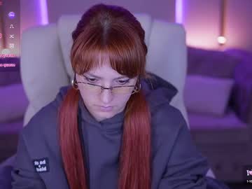 Vikkylovered Chaturbate stream image from July 01, 2025