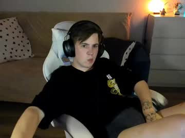Ray_Hill Chaturbate stream image from July 01, 2025