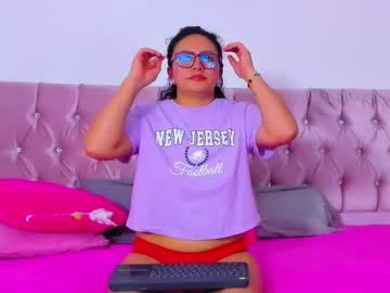 Sophiee_Funny Chaturbate stream image from July 01, 2025