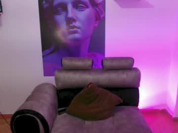 Latincrybaby Chaturbate stream image from July 01, 2025