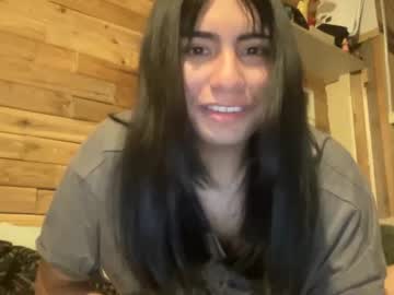 Cinnamonrooll Chaturbate stream image from July 01, 2025