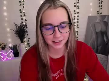Yours_Piece_Of_Happiness_ Chaturbate stream image from July 02, 2025