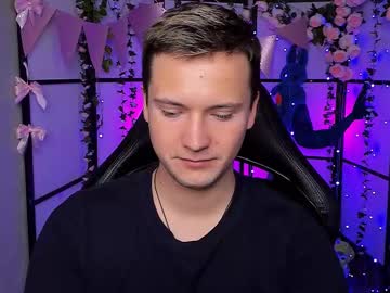 Zackhandsome Chaturbate stream image from July 02, 2025