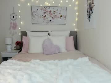 Xolunarae Chaturbate stream image from July 02, 2025