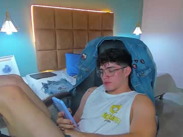 Alejootwink Chaturbate stream image from July 03, 2025