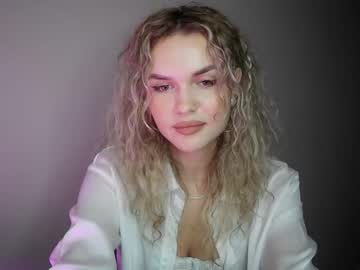 Veluraa Chaturbate stream image from July 03, 2025