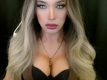 Imyour_Queen10 Chaturbate stream image from July 03, 2025