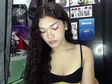 Hneymoonnavenue Chaturbate stream image from July 03, 2025