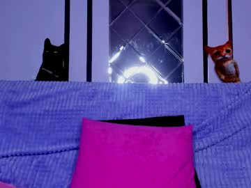 Moonyowl Chaturbate stream image from July 03, 2025