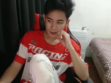 Xluminous Chaturbate stream image from July 03, 2025