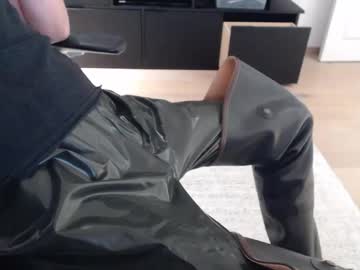 Magic2k14 Chaturbate stream image from July 03, 2025
