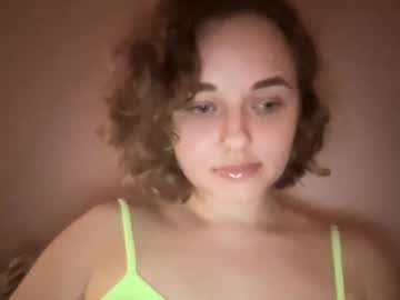 Starlitglow Chaturbate stream image from July 03, 2025