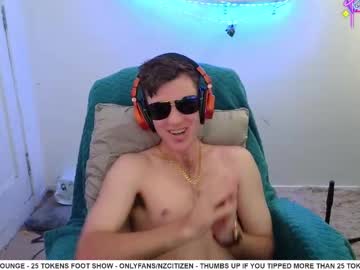 Nzcitizen Chaturbate stream image from July 04, 2025