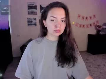Hotmialovee Chaturbate stream image from July 04, 2025
