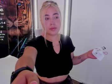 Manuveelez Chaturbate stream image from July 04, 2025
