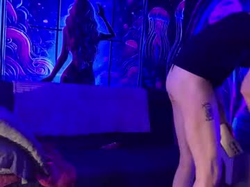 Madameglowhole Chaturbate stream image from July 04, 2025