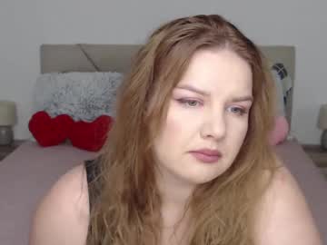 Curvyanna13 Chaturbate stream image from July 04, 2025