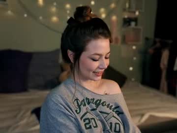 Ellyrush Chaturbate stream image from July 04, 2025