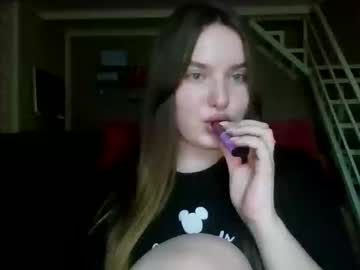Lilyygray Chaturbate stream image from July 04, 2025