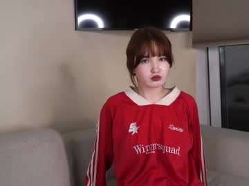 Catherinebeeset Chaturbate stream image from July 04, 2025