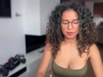 Illaroom Chaturbate stream image from July 04, 2025