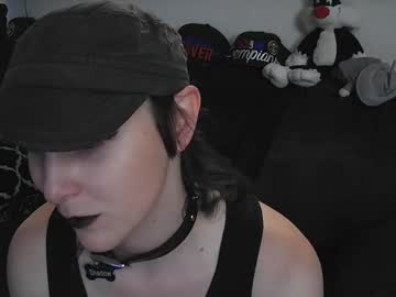 Urshearsecurse Chaturbate stream image from July 05, 2025