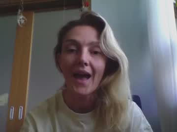 Elyrasnarl Chaturbate stream image from July 05, 2025