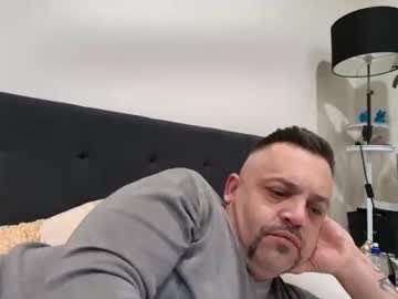 Sxylegsturnmeon Chaturbate stream image from July 05, 2025