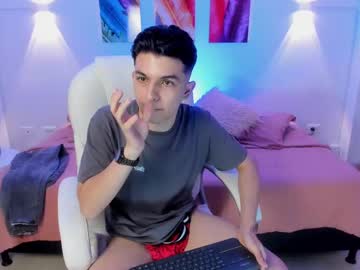 Chrisblossom Chaturbate stream image from July 05, 2025