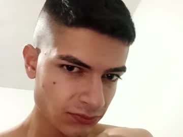 Cualquierlugar Chaturbate stream image from July 05, 2025