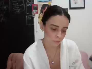 Ammacrellingod Chaturbate stream image from July 06, 2025