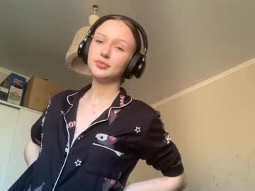 Erlinafrary Chaturbate stream image from July 06, 2025