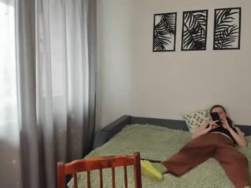 Likamil0ika Chaturbate stream image from July 06, 2025