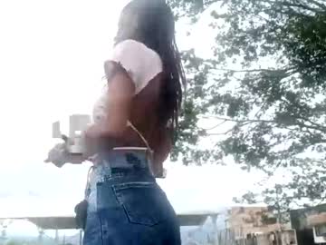Lizethdahyan_19 Chaturbate stream image from July 06, 2025