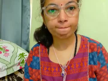 Sexyniharika Chaturbate stream image from July 07, 2025