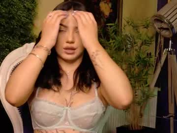 Celinelow Chaturbate stream image from July 07, 2025