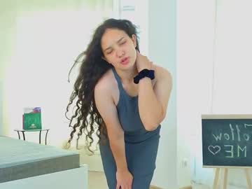 Lynnellers Chaturbate stream image from July 07, 2025