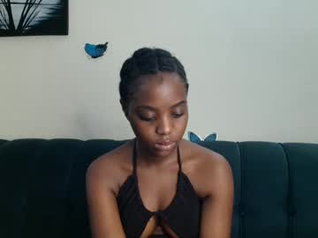 Luckyluna7 Chaturbate stream image from July 07, 2025