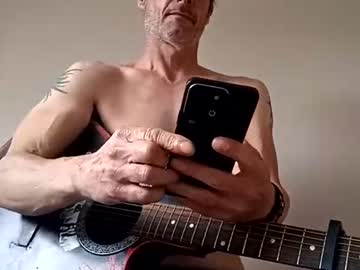Kiaisqueen Chaturbate stream image from July 07, 2025