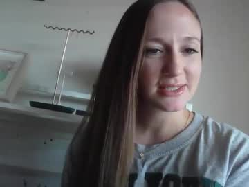 Everlygolden Chaturbate stream image from July 07, 2025