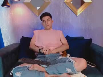 Chrisblossom Chaturbate stream image from July 07, 2025