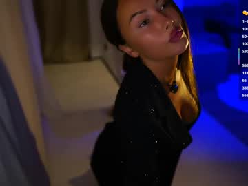 Im_Milla Chaturbate stream image from July 07, 2025
