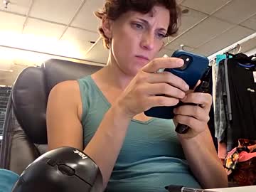 Sluttymommie Chaturbate stream image from July 07, 2025