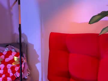 Luciajhonnes Chaturbate stream image from July 08, 2025