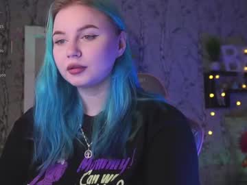 Moon_Valkyriie Chaturbate stream image from July 08, 2025